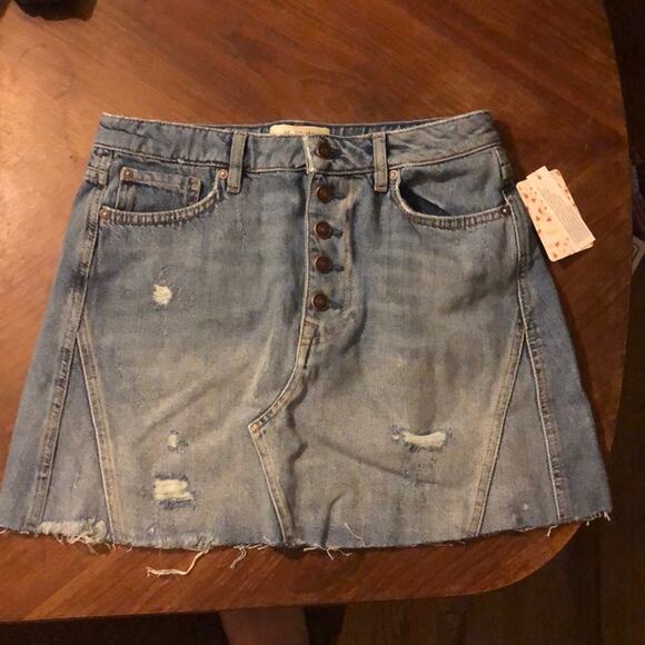 We The Free  A Line  Denim  Distressed  Mini  Skirt  NWT 30 - Picture 1 of 5